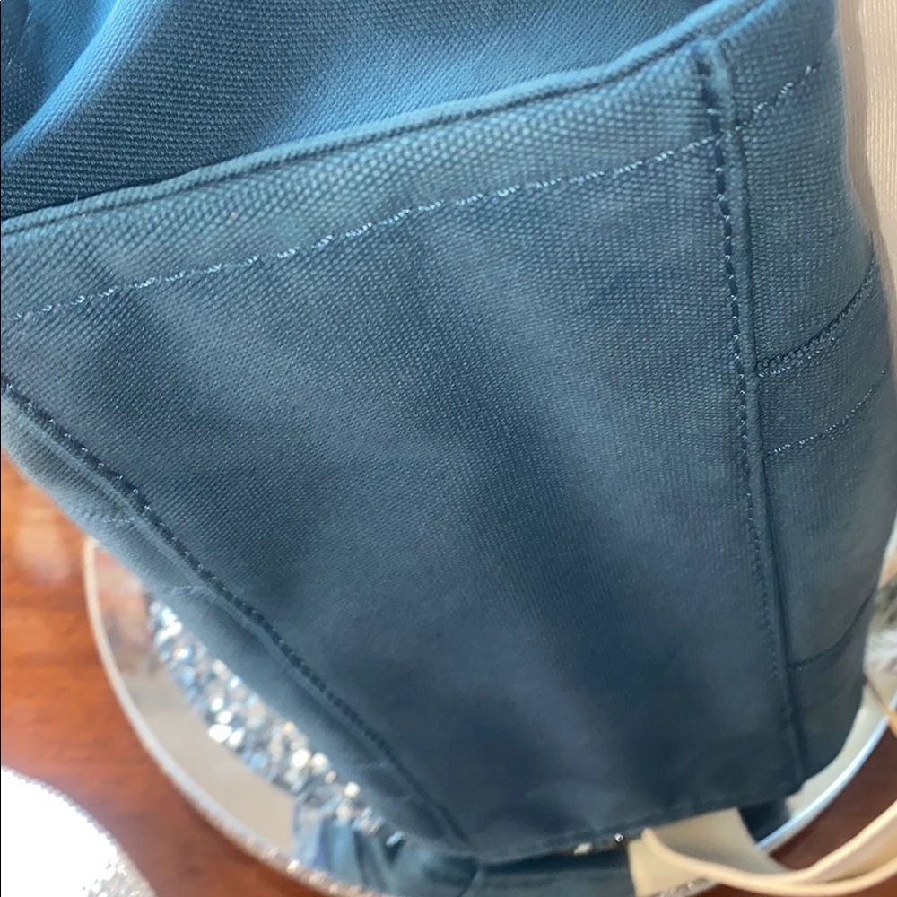 Marc Jacobs Blue and Cream Tote Bag with Elegant Design and cream strap - Picture 7 of 10